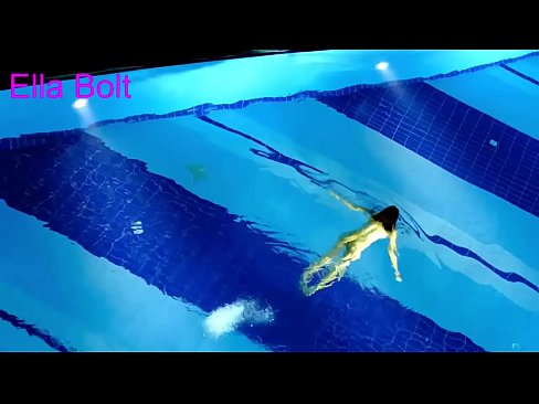 ❤️ Saya tidak bisa berhenti menonton, pirang muda tertangkap basah berenang di kolam resor ELLA BOLT ❤️❌ Video sialan pada kami id.com-pornzog.ru